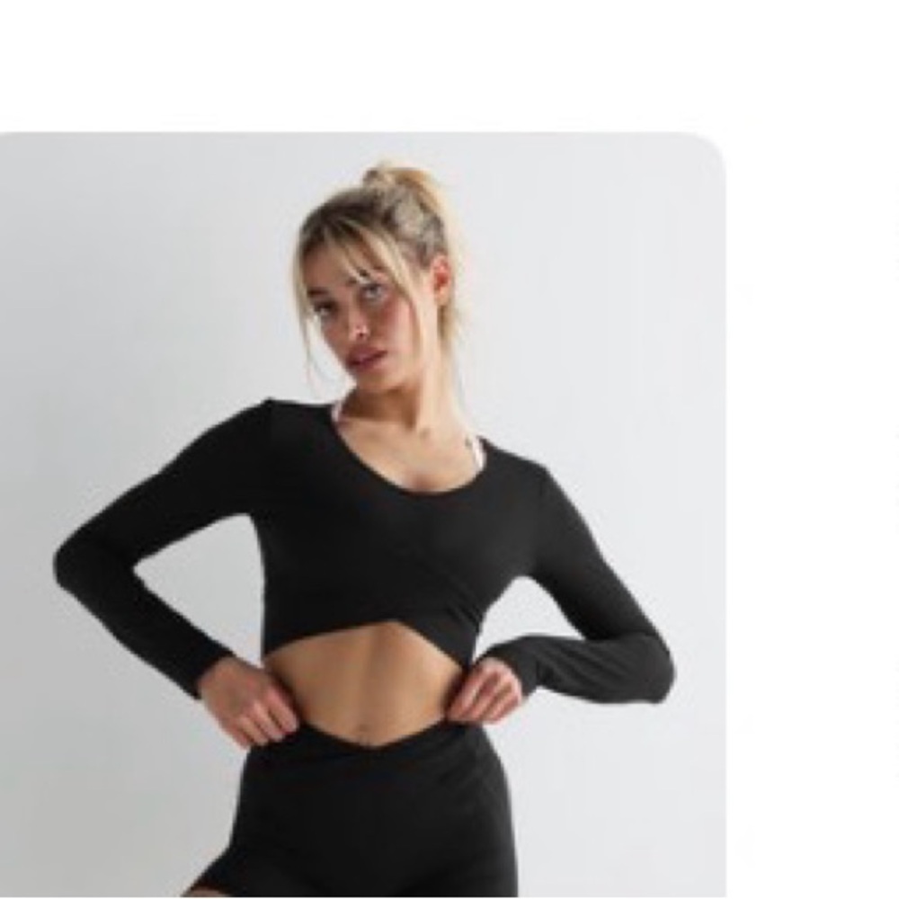 Gymshark Black Long Sleeve Crop Top